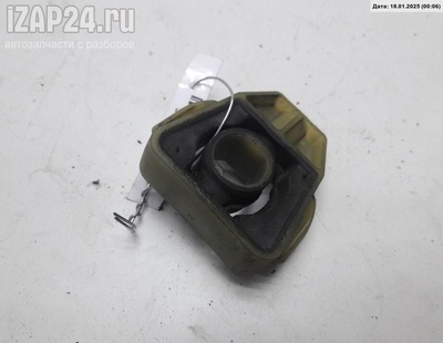 6q0121367 Кронштейн радиатора Skoda Fabia mk1 (6Y) 2004