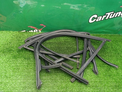 51338266124 Уплотнители стекол BMW 3 E46 2001