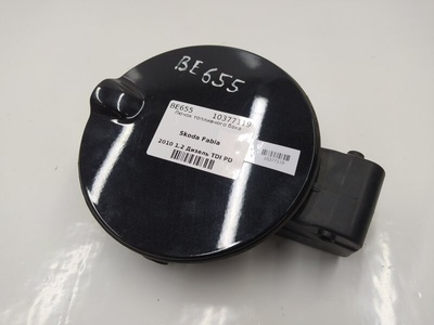 5J6809857A Лючок топливного бака Skoda Fabia 2010