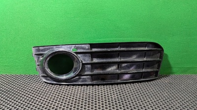 8K0807681A Заглушка (решетка) в бампер Audi A4 B8 2010 8K0 807 681 A