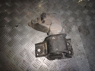 8200014931 Опора двигателя (подушка) Megane 2 (03-09) / Kangoo (08-) R б\у (арт. )
