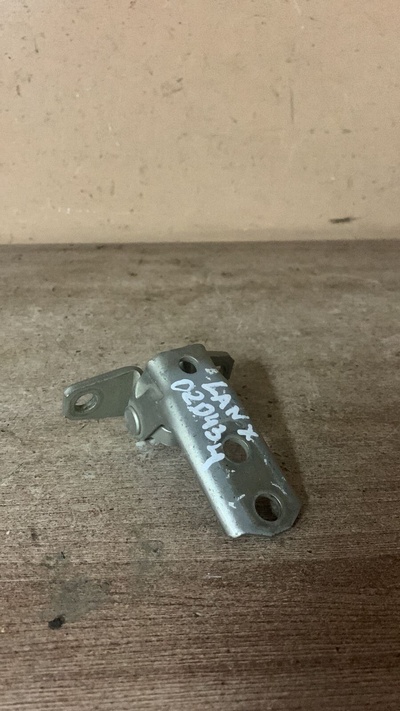 5702A063 Петля двери Lancer 10 Chevrolet
