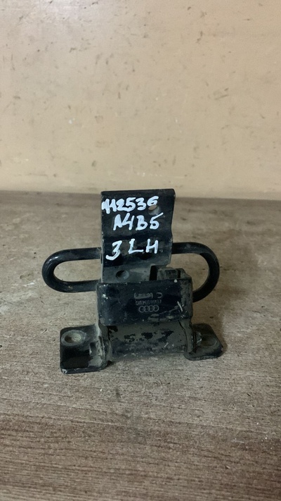 8D0833411C Петля двери левой нижняя Audi A4 [B5] A6 [C4] 100 [C4] Ford