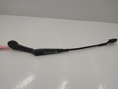 BM5117526AB Щеткодержатель (поводок стеклоочистителя, дворник) Ford Focus III (2011-2014) 2012