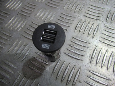 95B035222 идеальные терминал порт usb x2 порше macan 1