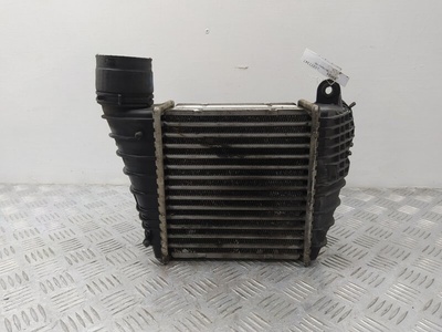 1J0145803A Интеркулер Seat Toledo (1999-2004) 1999