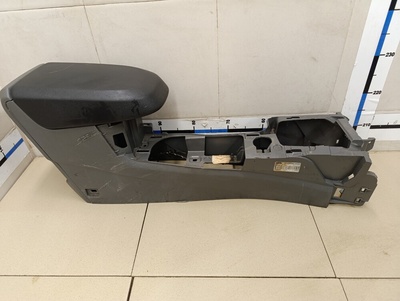 1670613 Консоль FORD Focus II 2008-2011