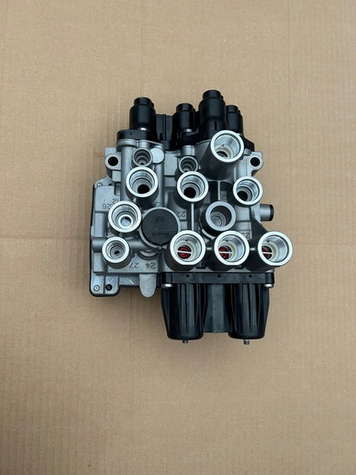 8125103020 подставка осушителя man tgx tg3 оригинал 81521086031
