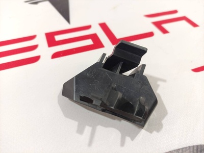 107291400B Кронштейн крепления бампера Tesla Model S 2019 1072914-00-B