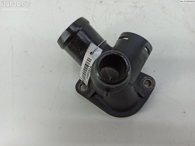 06B121133A Фланец (тройник) системы охлаждения Audi A4 B5 (1994-2001) 2000