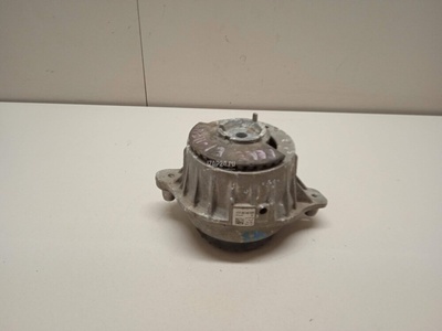2052400200 Опора двигателя левая Mercedes Benz W205 2014