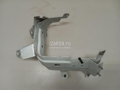 4M0821131C Кронштейн крепления крыла VAG Q7 [4M] 2015