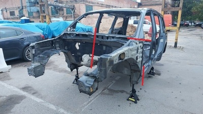 641017S030 Четверть Infiniti QX56 JA60 2008 , 64197ZR05A