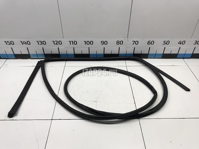 83140L2000 Уплотнитель двери Hyundai-Kia K5 2020