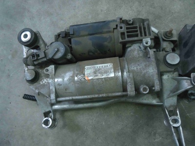 7L8616006F Компрессор пневмоподвески Audi Q7 4L рестайлинг (2009—2015) 2013 , 7L0616785A, 7L0616879