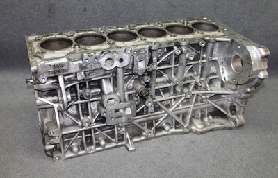 7799978 bmw f07 f10 f01 e70 e71 - n57d30a / b 3.0d 245km 306km - blok двигателя номинал