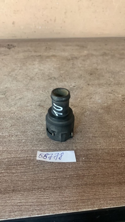 3B0122291B Фланец системы охлаждения VAG Peugeot