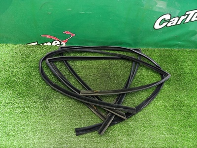 A2107250925 Уплотнители стекол Mercedes-Benz E S210 2001