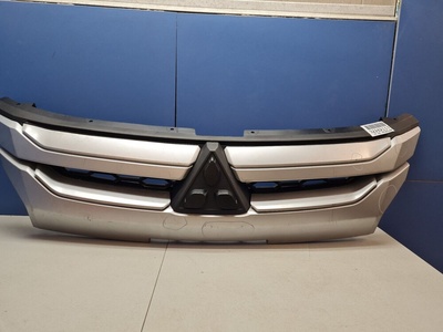 STMB94093A0 Решетка радиатора Mitsubishi L200 KK KL 2015-