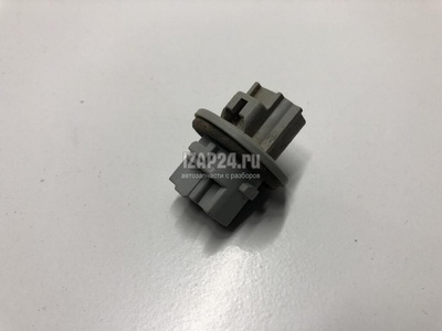 9007560028 Патрон лампы Toyota HiAce H300 2019