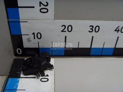 21905606010 Замок багажника VAZ Lada Granta 2011