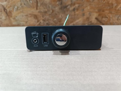 CPLA19C166CB Разъем aux / usb Land Rover Range Rover L405 2014 , , C2D24417, , LR038184, LR044901,