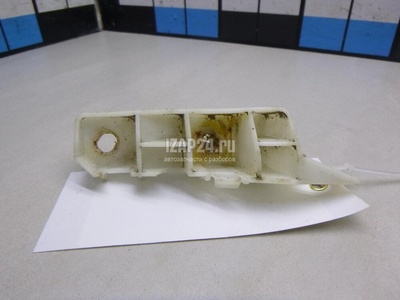 MR996570 Кронштейн переднего бампера правый Mitsubishi Grandis (NA#) (2004 - 2010)