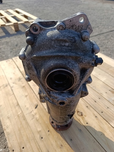 7648882 bmw g11 g12 передний для мост 5.0i 2.81