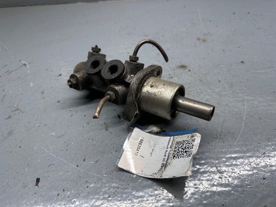 4A0611021D Цилиндр тормозной главный Audi 80 B4 1993