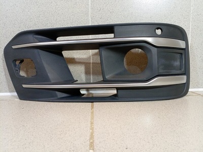 4M0807682AA4W3 Решетка в бампер правая Audi Q7 4M