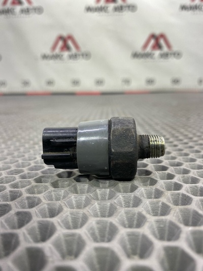8353014070 Б/У Датчик давления масла (Двигателя) Toyota Lite Ace CR41 1997 100, 83530-14070, 83530-30100, -Б/У Детали сняты с АВТОМОБИЛЯ