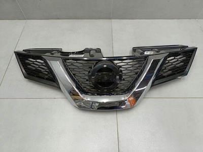 STDTU3093A0 Решетка радиатора Nissan X-Trail T32 2014-