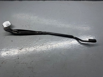 7M0955410B Щеткодержатель (поводок стеклоочистителя, дворник) Seat Alhambra 1 1996 ,95VW17526AC