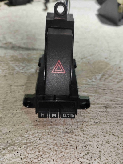 BBP3664H0 Кнопка аварийной сигнализации (аварийки) Mazda 3 2009
