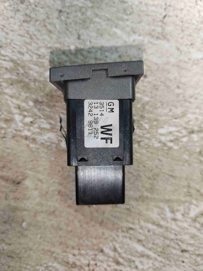 13138252 Кнопка подогрева сидений Opel Vectra C 2005