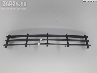 1z0853677 Решетка (заглушка) в бампер Перед. Skoda Octavia mk2 (A5) 2008