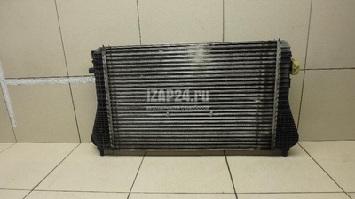 3C0145805R Интеркулер VAG Passat CC (2008 - 2017)