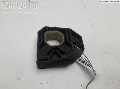 1k0121367d Кронштейн радиатора Volkswagen Passat B6 2005