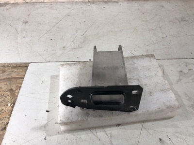 8K0807133 Кронштейн усилителя бампера Audi A4 B8 С, 8K0705499