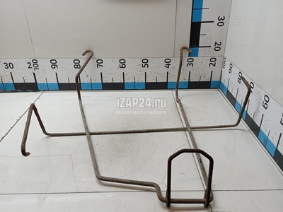 849804260R Кронштейн крепления запасного колеса VAZ Lada Largus 2012