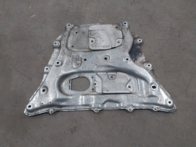 33106878068 защита двигателя BMW X7 G07 2019