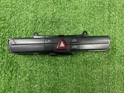 A9065450107 кнопка аварийной сигнализации Mercedes-Benz Sprinter 2 (W906)