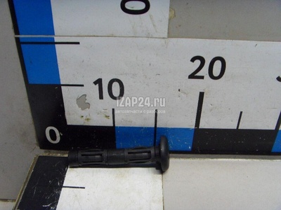 1K0881920AE82V Направляющая подголовника VAG Sharan 2010
