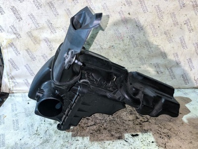 PY1A133AX Корпус воздушного фильтра Mazda 6 GJ (2012—2015) 257 2014 PY1A-13-3AX