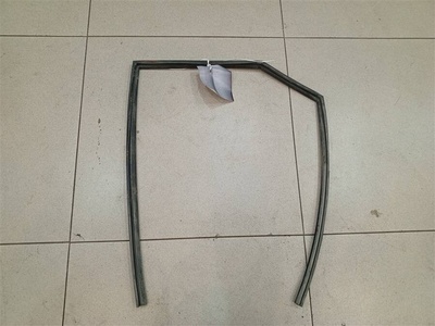 72775SMGE01 Уплотнитель стекла двери задней левой Honda Civic 5D 2005-2012 2008