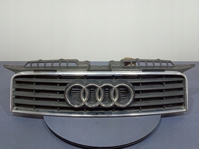 8P3853651 Audi a3 8p решетка радиатора