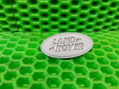 ELL000010LYR Эмблема / Значок Land Rover Range Rover L322 2003