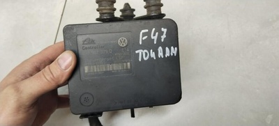1K0907379Q блок ABS Volkswagen Touran 2005