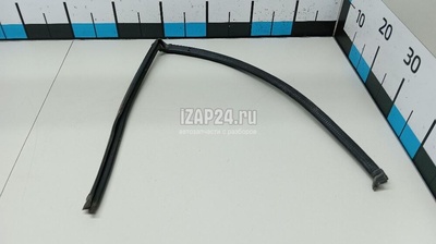 828379451R Уплотнитель двери Renault Kaptur 2016