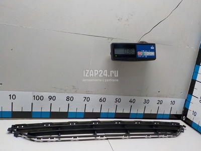 32227520 Решетка в бампер центральная Volvo XC90 2015